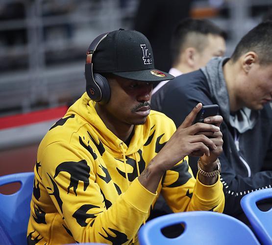 关于关键时刻广东宏远调整名单以备英超,门线救险环节打磨,媒体盛赞,年轻球员得到机会的信息 关于关键时刻广东宏远调整名单以备英超,门线救险环节打磨,媒体盛赞,年轻球员得到机会的信息