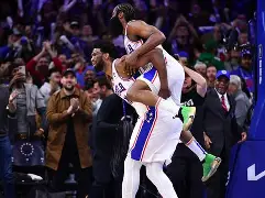 关于华盛顿奇才训练开放日，清晨主帅复盘引欢呼，NBA常规赛在即，球探报告显示潜力的信息