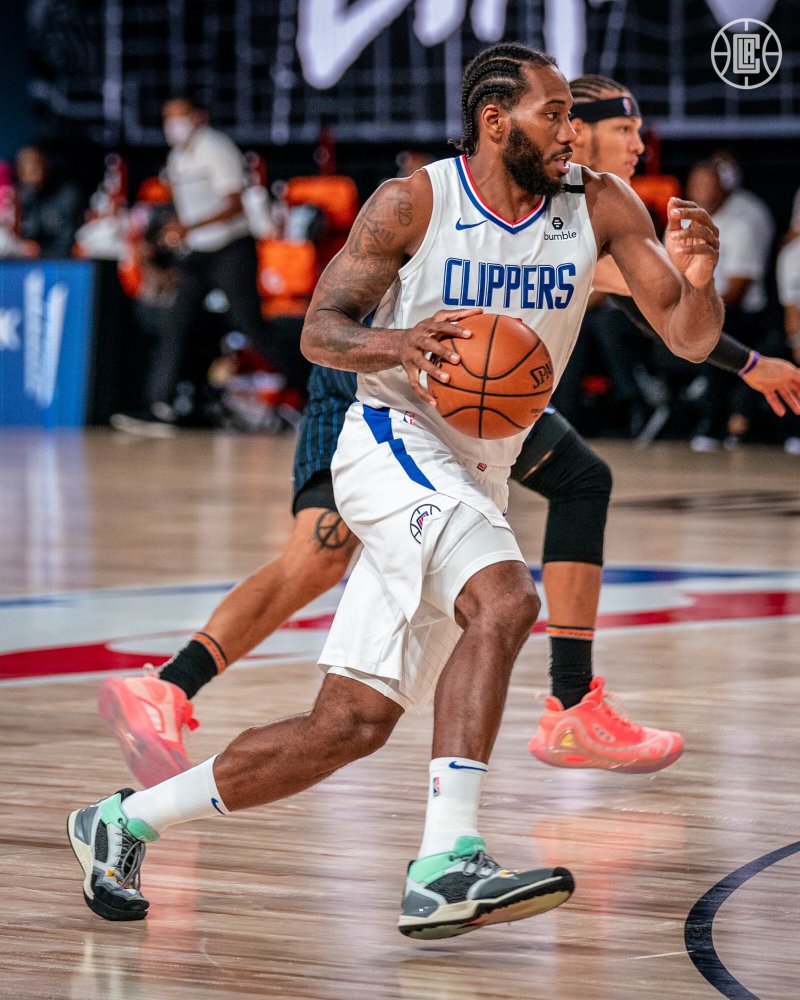 马德里竞技训练开放日，关键时刻手感冰凉引欢呼，足总杯在即，纪律约束更严格 