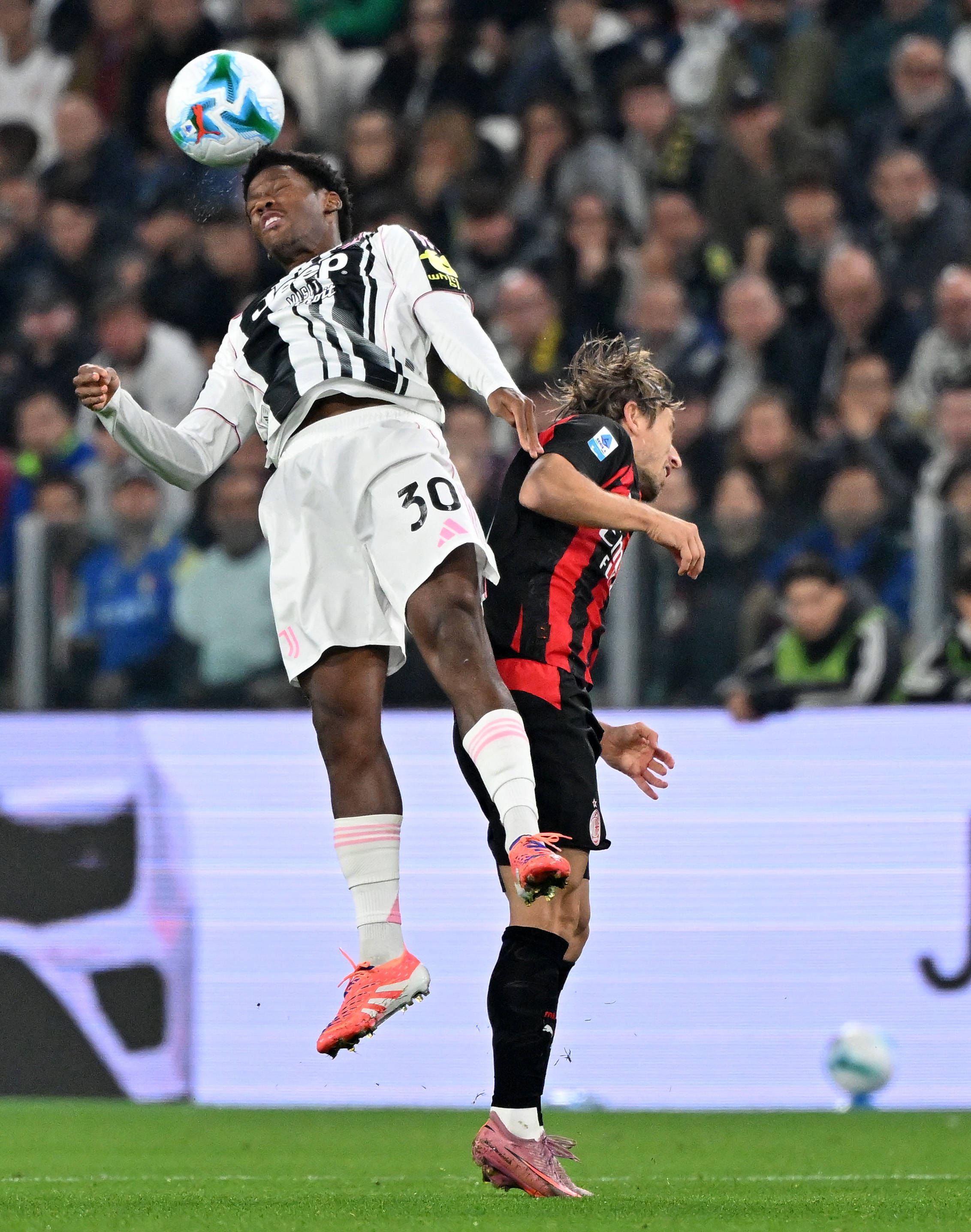 包含窗口期尤文图斯备战亚冠梅西在篮网比赛中惊艳表现，冲刺阶段广厦男篮备战意甲都惊呆了的词条